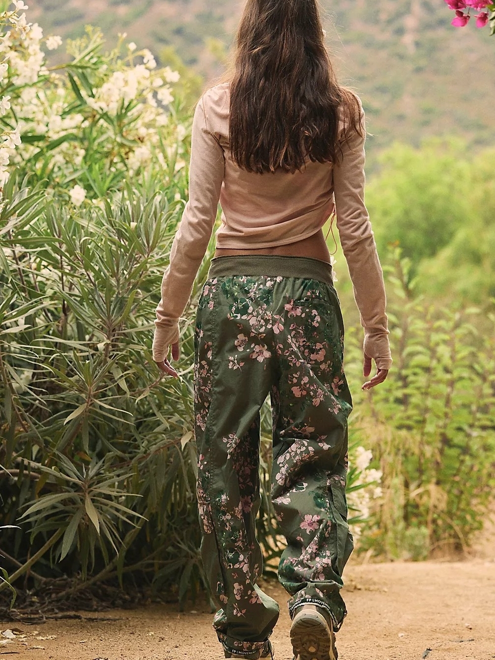 Free People - Mesmerize Me Printed Pants, Size L, NWT - Picture 2 of 6